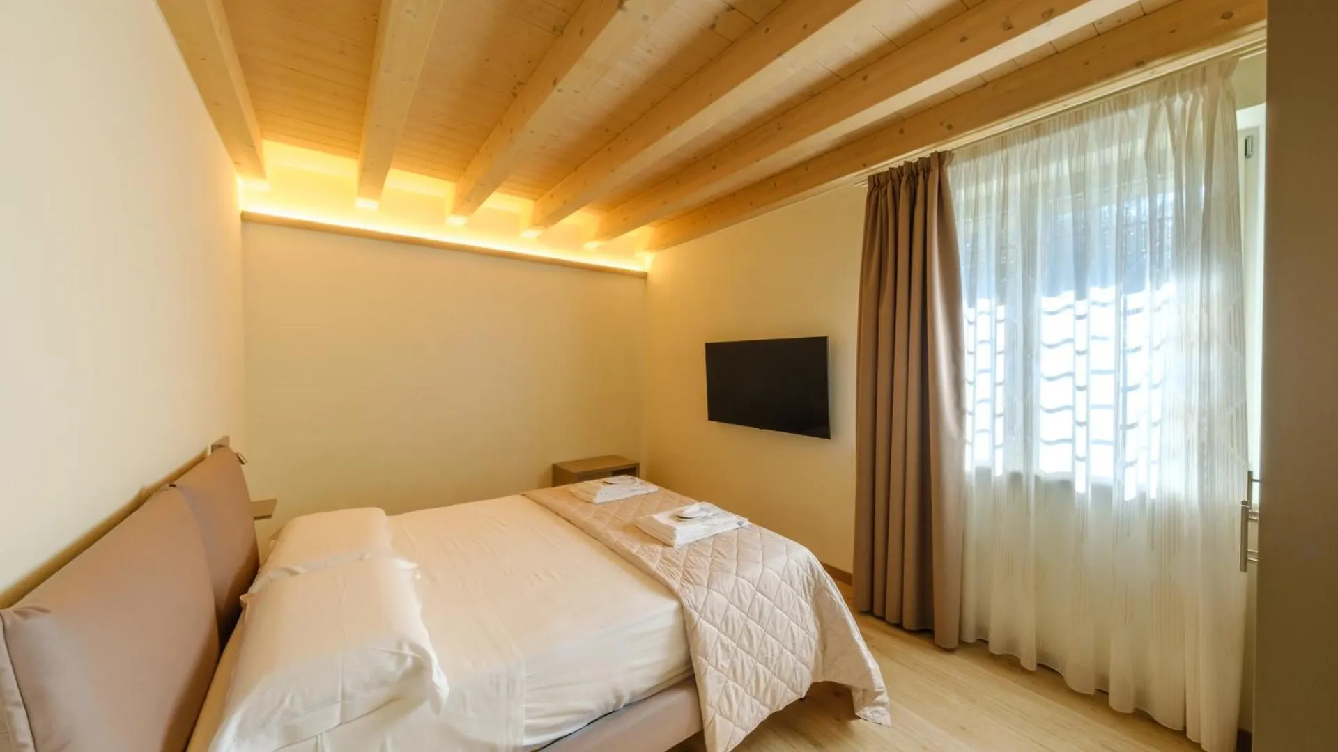 L'Oro Di Pizzon - Exklusive Holiday Apartments Lake Garda Costermano 0*,  Italien