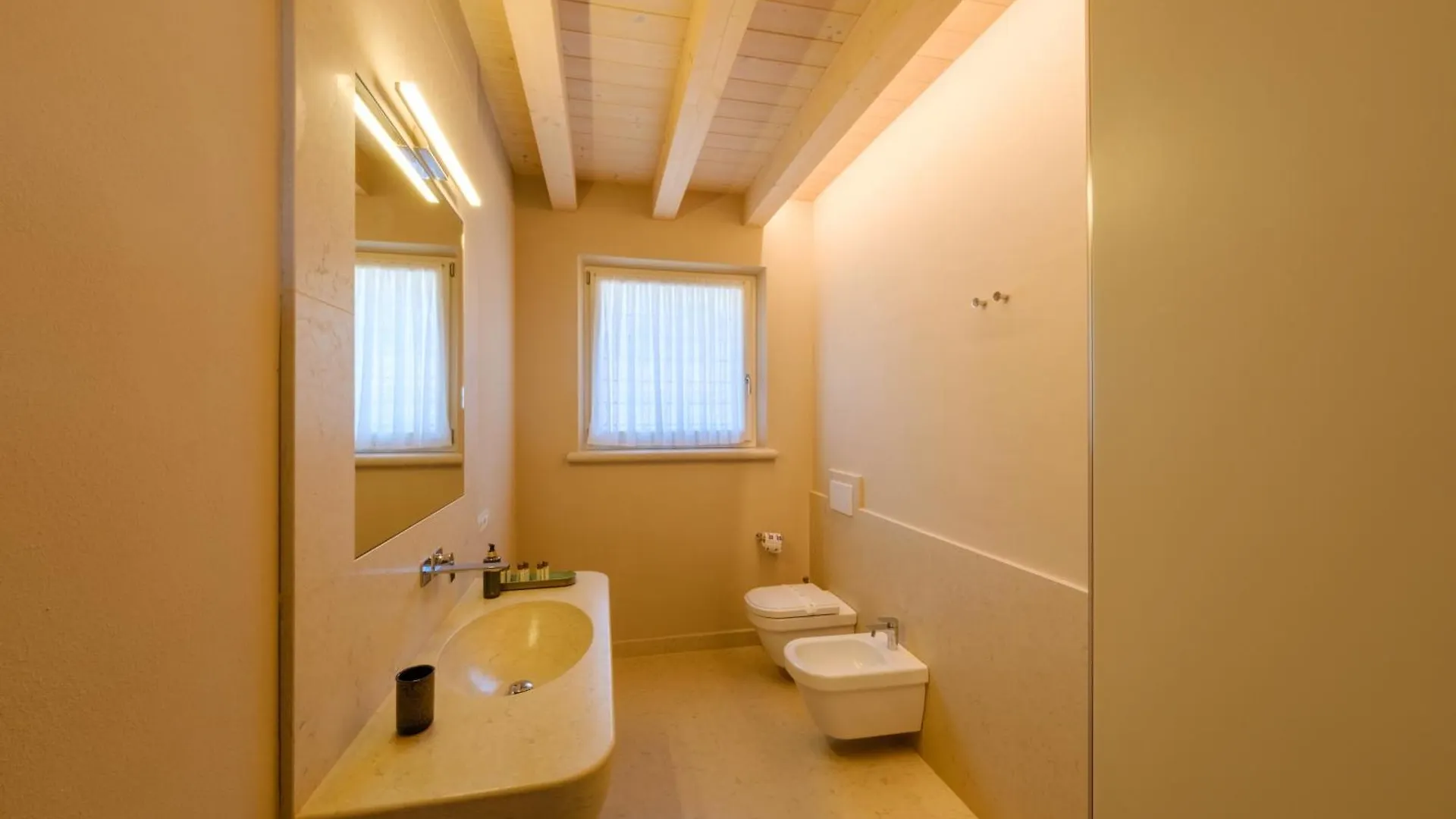 L'Oro Di Pizzon - Exklusive Holiday Apartments Lake Garda Costermano
