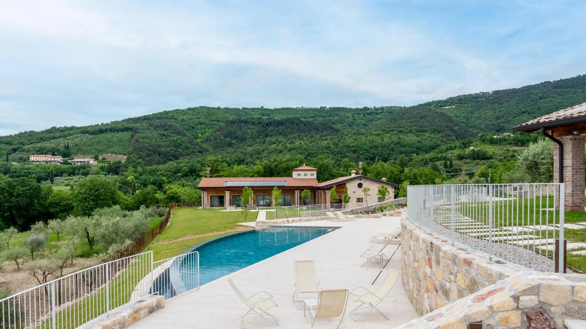 L'Oro Di Pizzon - Exklusive Holiday Apartments Lake Garda Costermano