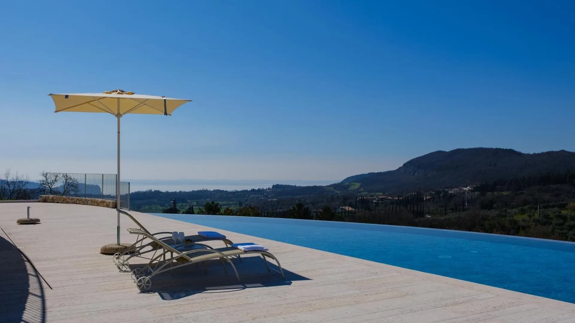 L'Oro Di Pizzon - Exklusive Holiday Apartments Lake Garda Costermano