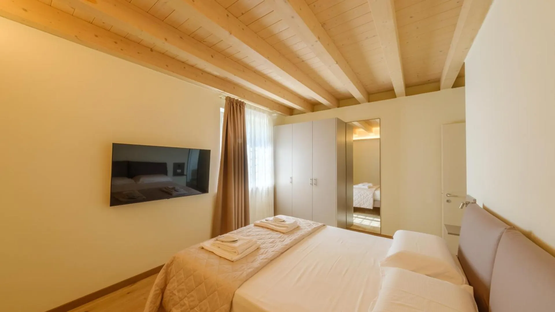L'Oro Di Pizzon - Exklusive Holiday Apartments Lake Garda Costermano Ιταλία