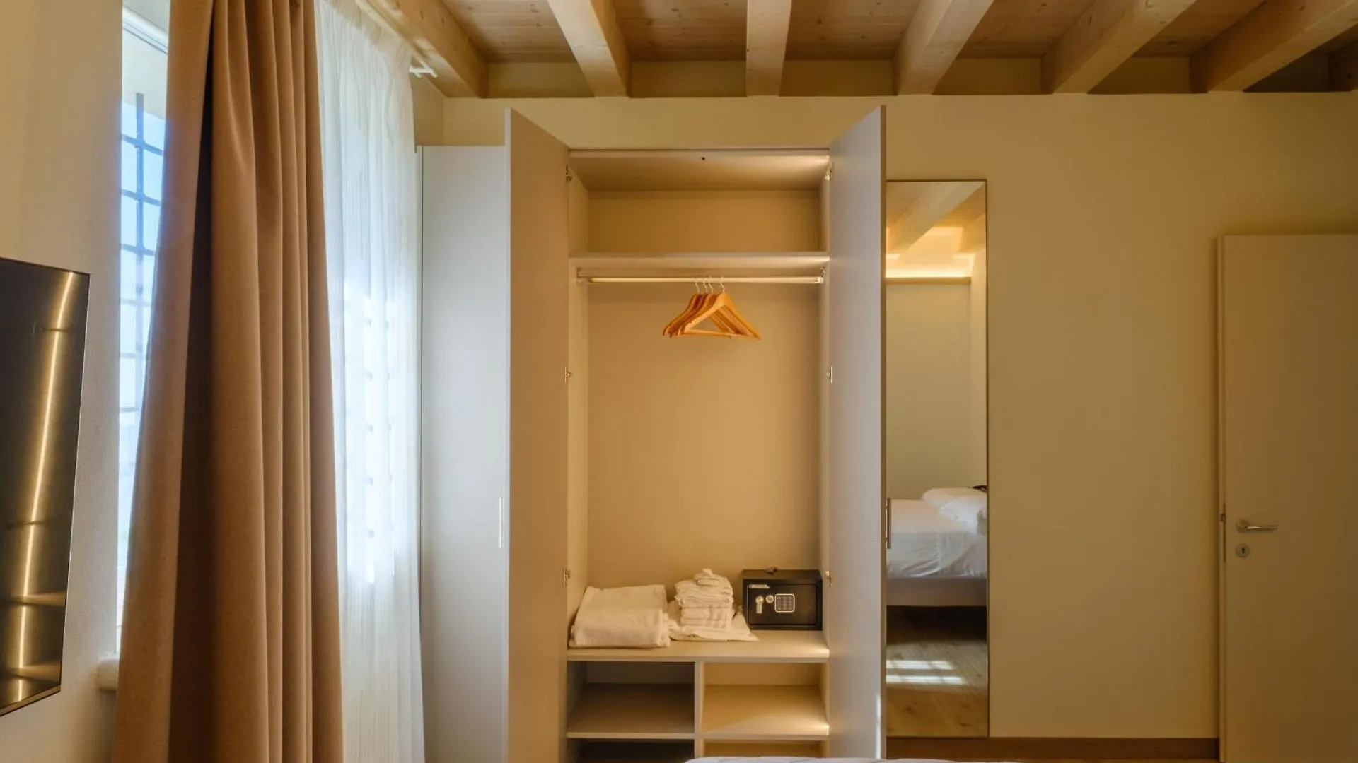 L'Oro Di Pizzon - Exklusive Holiday Apartments Lake Garda Costermano